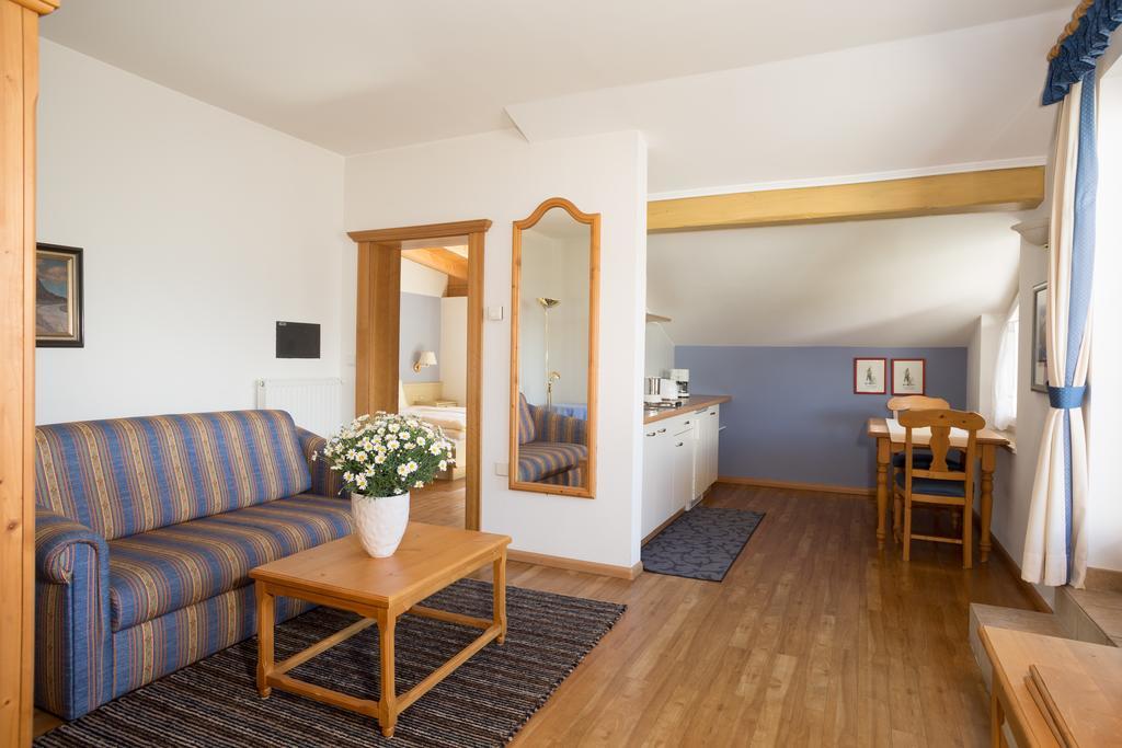 Residence Volkmar Postal / Burgstall Eksteriør billede